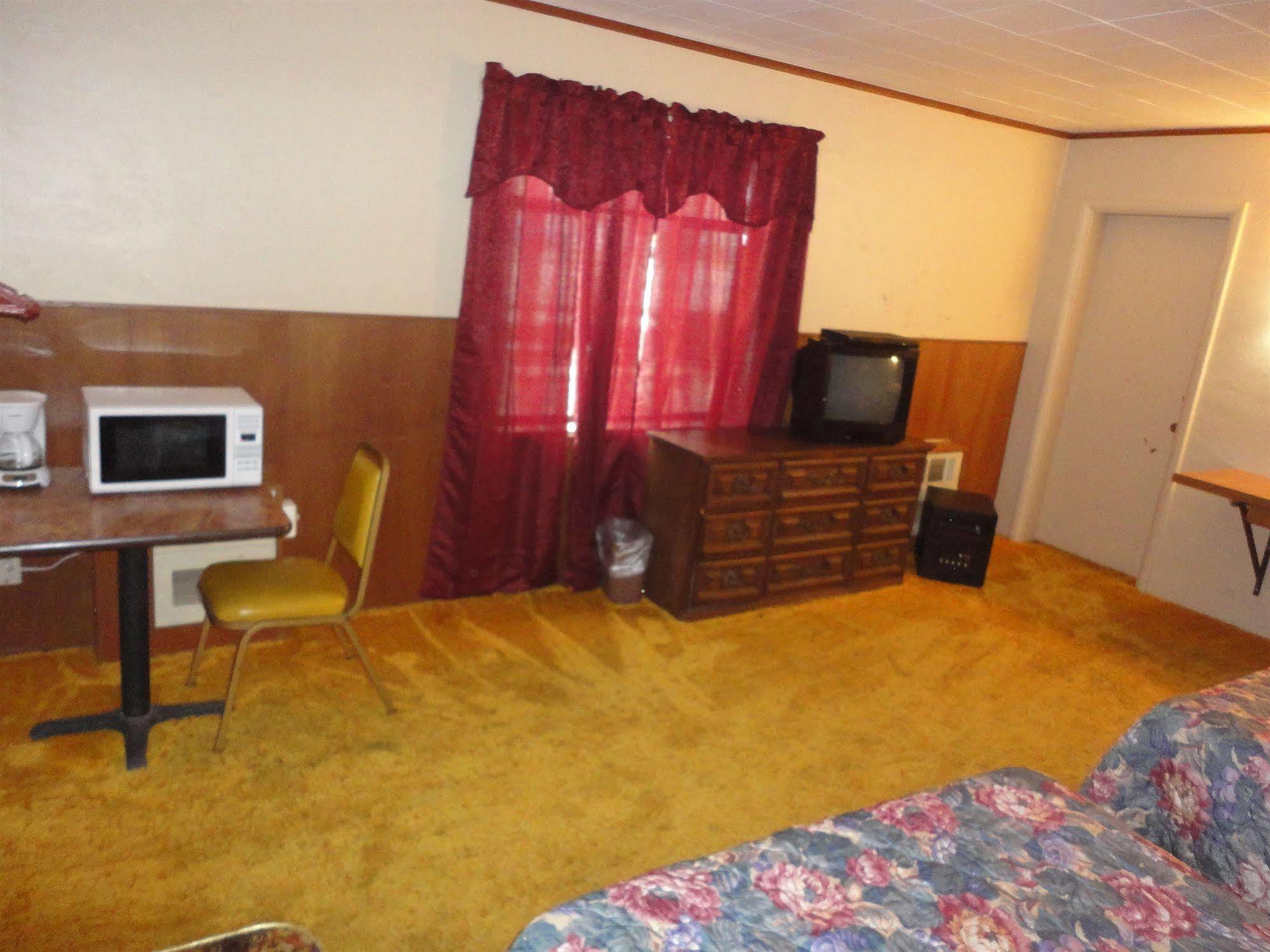 Empire Motel Saint Francis Buitenkant foto