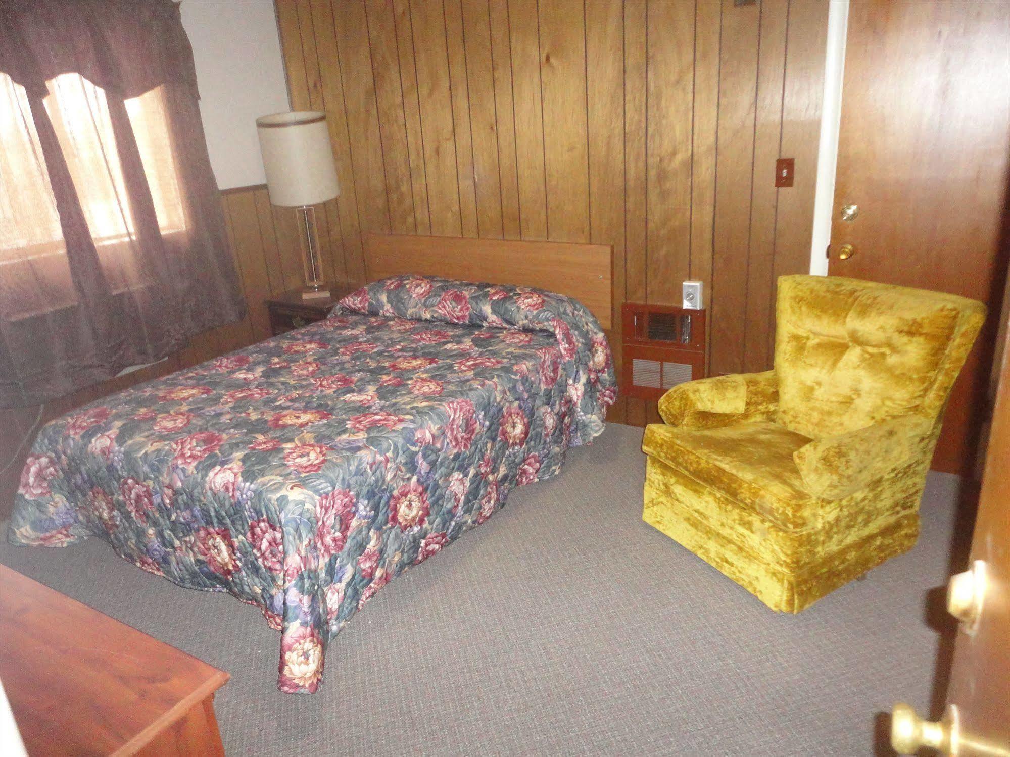 Empire Motel Saint Francis Buitenkant foto